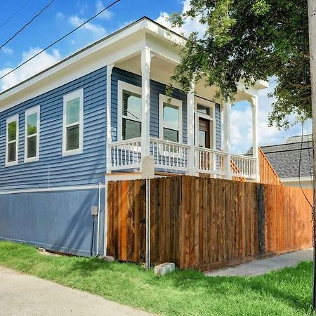 Renovated Beach Bungalow! Galveston Eksteriør billede