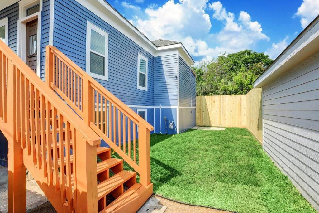 Renovated Beach Bungalow! Galveston Eksteriør billede