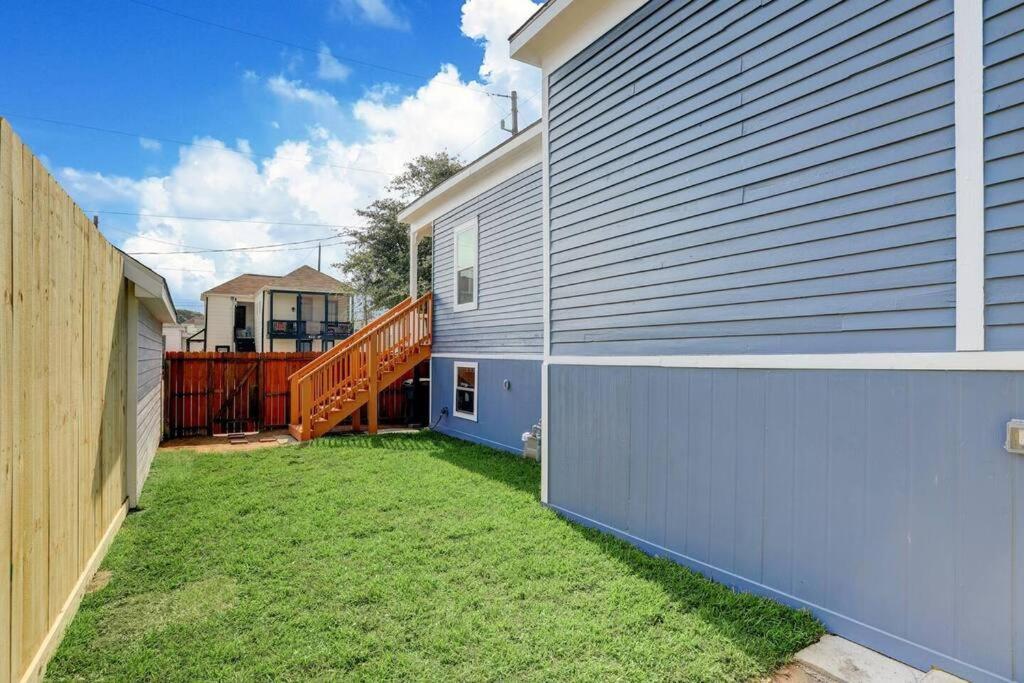 Renovated Beach Bungalow! Galveston Eksteriør billede