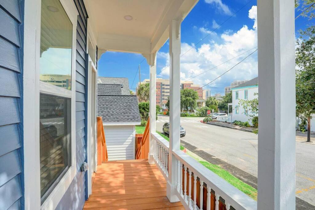 Renovated Beach Bungalow! Galveston Eksteriør billede